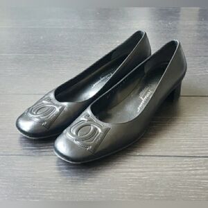 Ferragamo Black Leather Low Pumps w/ Interlocking Gancini Logo Emblem